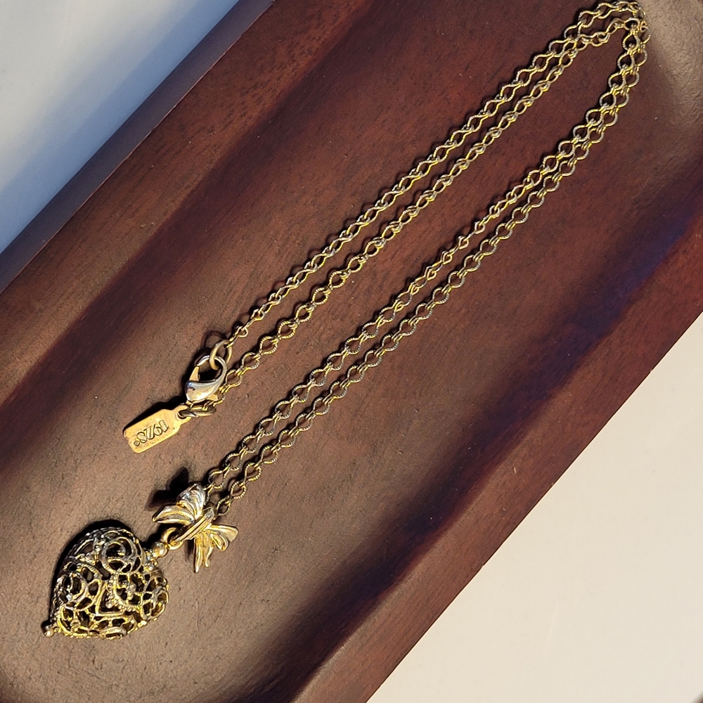 1928 Filigree Heart & Ribbon Pendant Gold-tone Chain Vintage Styled Necklace - Picture 4 of 13